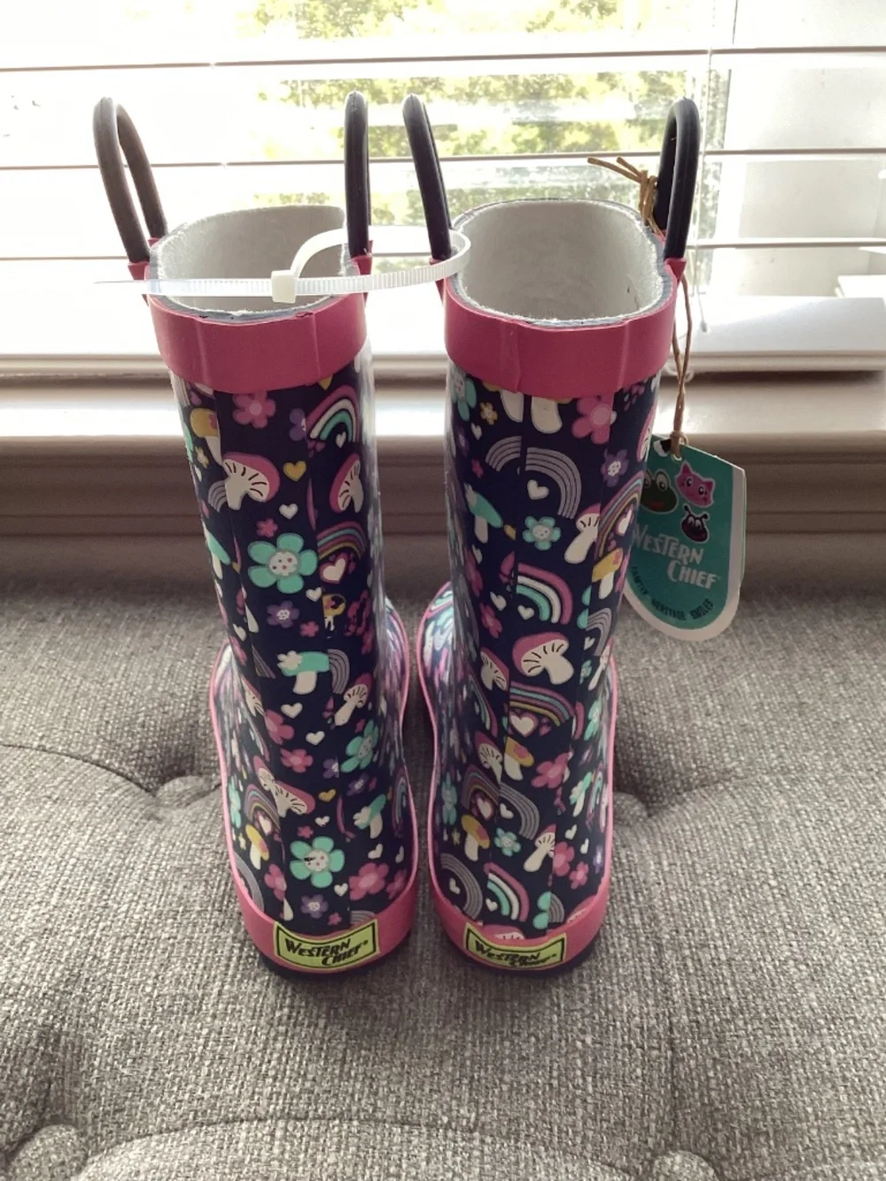 Western Chief Kids' Rainbow Dream Rain Boot, size 1 M